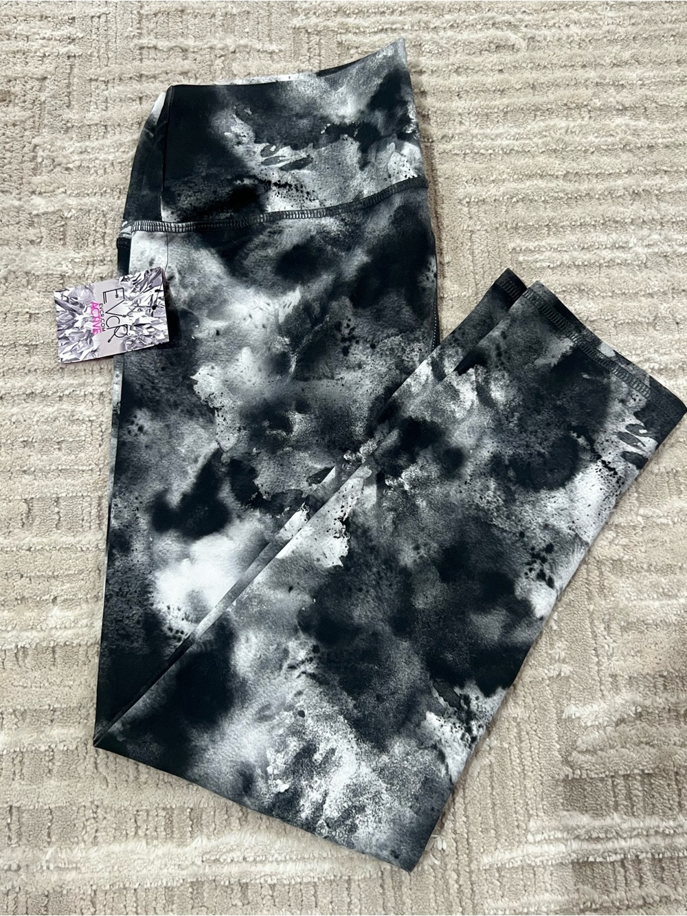 NWT EVCR Grayish/Black Tie-Dye Women's Cropped Leggings Size Large